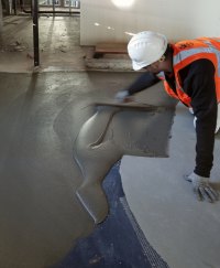 TEC® Fast-Set Deep Patch dries to a walkable hardness in just 60 minutes, making it easy for the various crews to move around the busy job site.